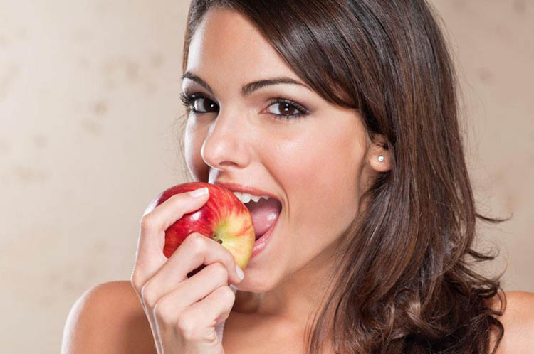 男人和女人吃苹果的好处分别有哪些 美容养颜还能抗抑郁