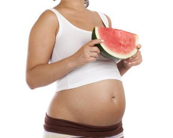 孕妇可以吃西瓜吗 产妇坐月子可以吃西瓜吗