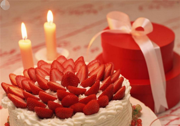 精致的水果蛋糕图片 可用于水果拼盘的蛋糕