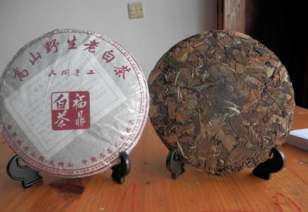 普洱茶砖和茶饼哪个好，茶饼贵还是茶叶贵