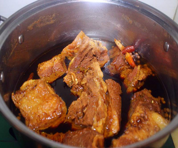 家常牛肉火锅的做法及配料，新鲜牛肉怎么做清汤火锅