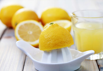 柠檬不能和什么一起吃，柠檬干泡水的功效