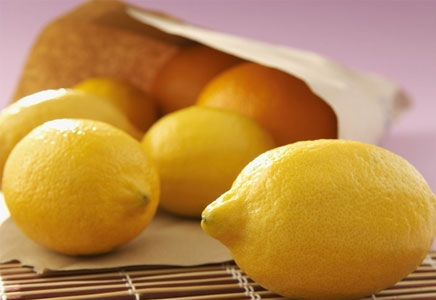 柠檬可以直接敷脸吗，柠檬怎么用才能祛斑