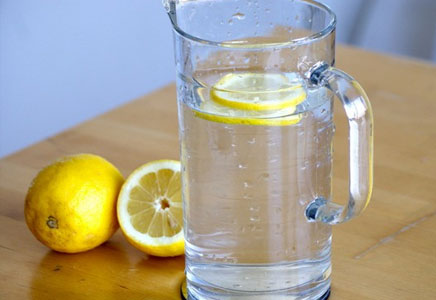 新鲜柠檬怎么泡水喝，柠檬醋的做法