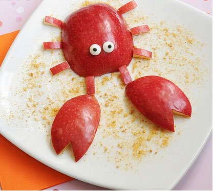 苹果小螃蟹怎么做，将苹果切成小螃蟹的水果拼
