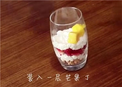 韩国的水果杯怎么做的 如何自制韩国的水果杯
