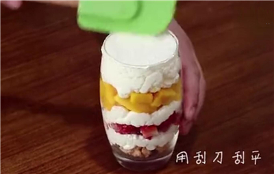 韩国的水果杯怎么做的 如何自制韩国的水果杯