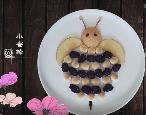 小蜜蜂水果拼盘图片 超级简单的水果拼盘制作
