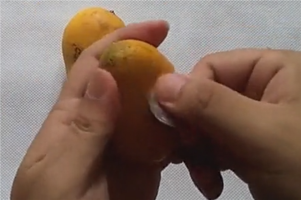 芒果怎么剥皮方便 四种芒果剥皮小窍门(图解)