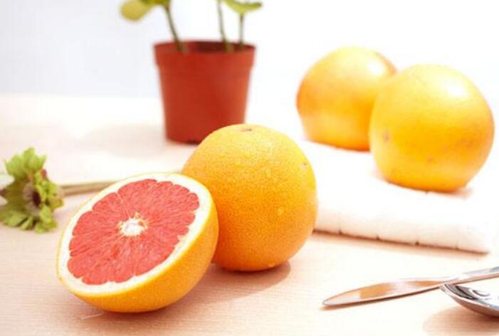 葡萄柚和柚子哪个更营养 吃葡萄柚要注意什么