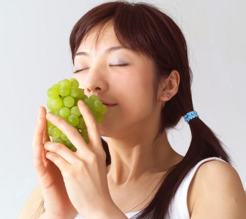 女人吃葡萄有什么好处 女人吃普通能补血
