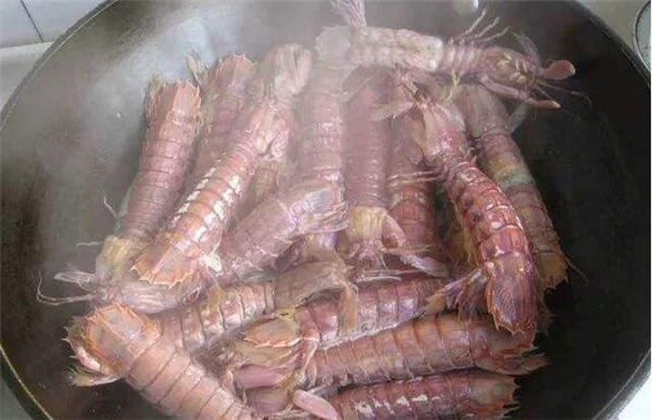 皮皮虾蒸熟后空壳了，皮皮虾的烹饪食用技巧