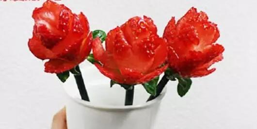 水果拼盘图片简单好看，浪漫草莓玫瑰花创意水果拼盘图片