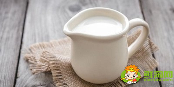 大人空腹可以喝羊奶吗，成年女性喝牛奶好还是羊奶好