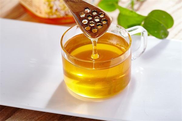蜂蜜不能和什么一起吃，原来蜂蜜是不适合加到豆浆中饮用