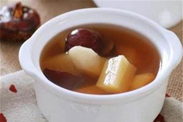 黑皮甘蔗可以煲汤吗，黑皮甘蔗煲汤具有温和滋补的效果