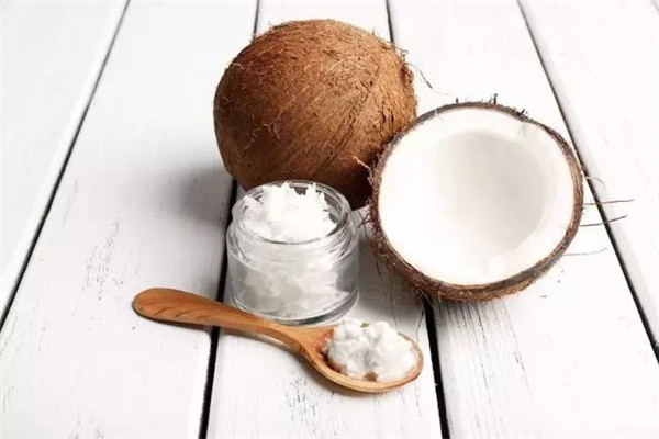 吃椰子粉有什么功效，椰子粉六大功效不输保健品