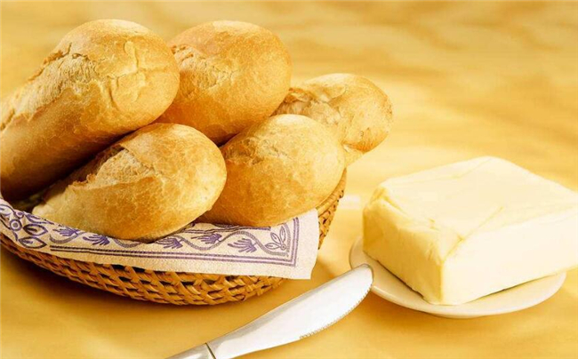 面包放黄油与不放区别，面包放黄油为什么这么香?