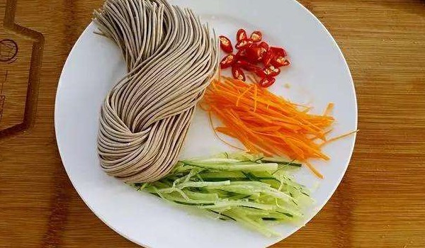 荞麦面和苦荞面的区别