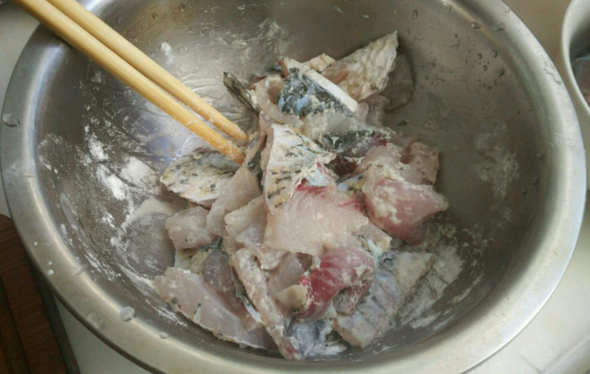 酸菜鱼的鱼片怎么腌制比较嫩