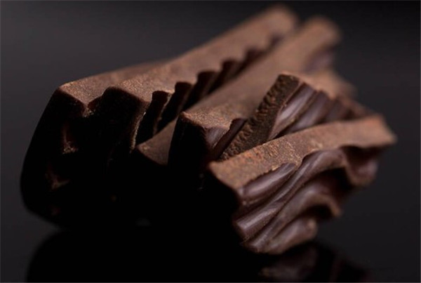 黑巧克力是什么做的